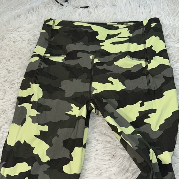 Lululemon Swift Speed High-Rise Crop 21" Heritage 365 Camo Crispin Green Multi - Picture 2 of 6